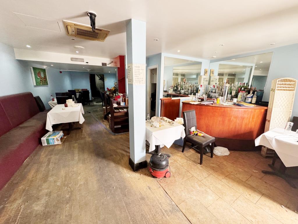 Lot: 58 - PERIOD FREEHOLD RESTAURANT AND UPPER PARTS FOR TOTAL REFURBISHMENT - Ground floor front section restaurant 2